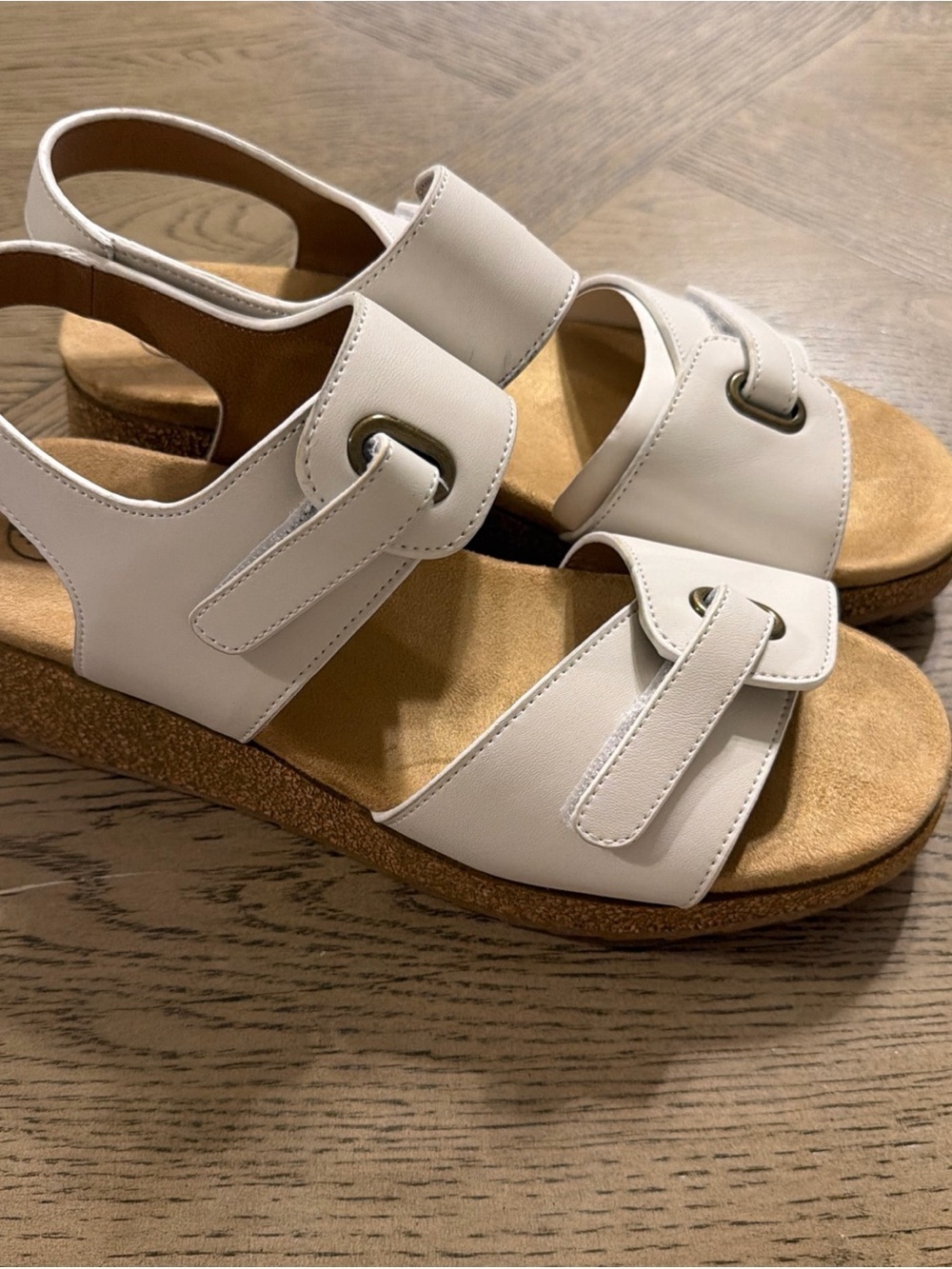 White Mountain Women's Gelato White Leather Natural Tan Sandals Size 8